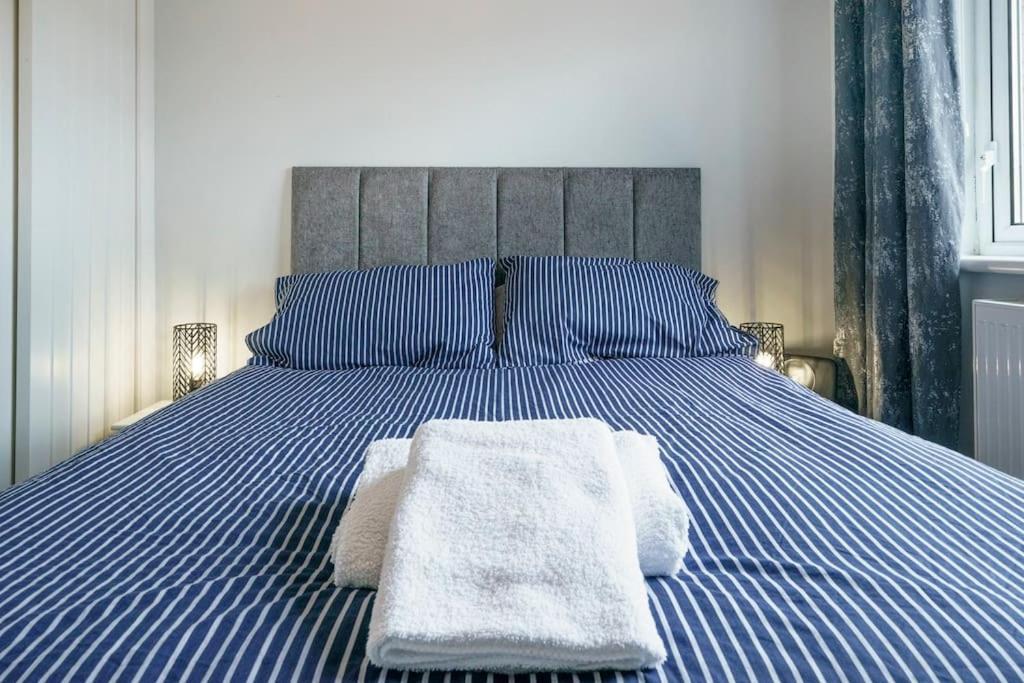 Apartment And Stylish 2 Bedroom Ravenhill Road Flat Belfast