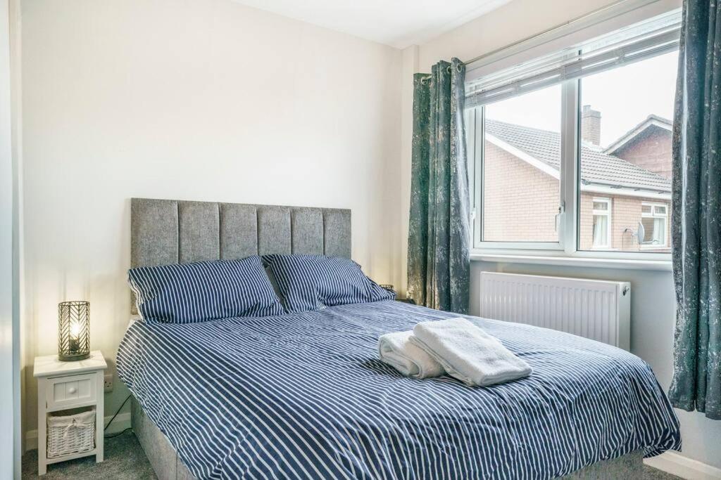 Apartment And Stylish 2 Bedroom Ravenhill Road Flat