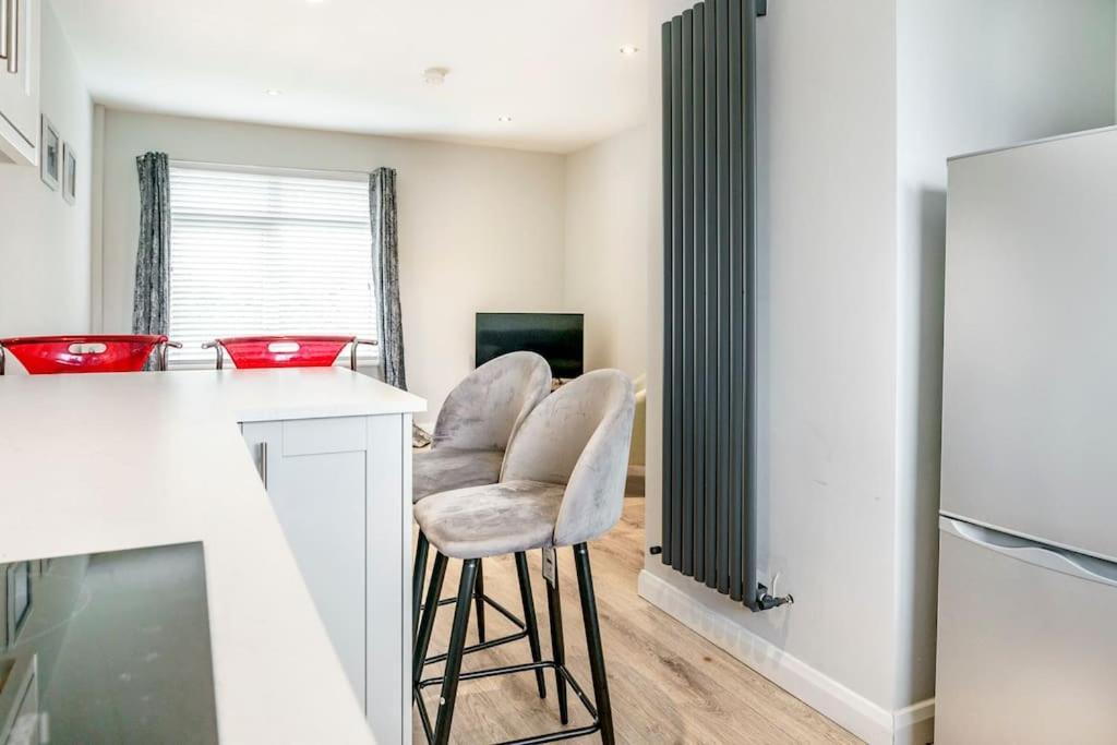 And Stylish 2 Bedroom Ravenhill Road Flat Belfast